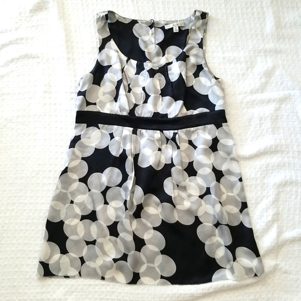 Cabi black/white sleeveless silk tunic